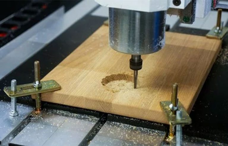 Table for CNC Routers and CNC Mills Differences